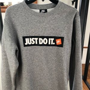 Unisex Medium Nike Sweatshirt